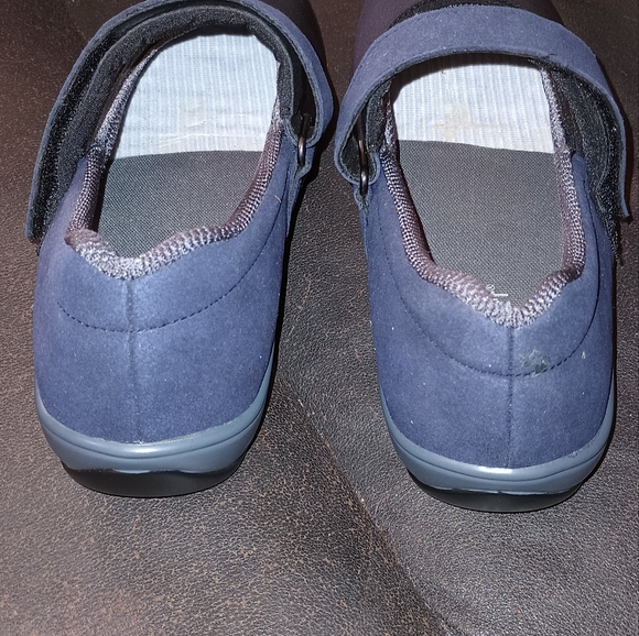 Ortho Feet Springfield Stretch Mary Jane style shoes - Picture 2 of 4